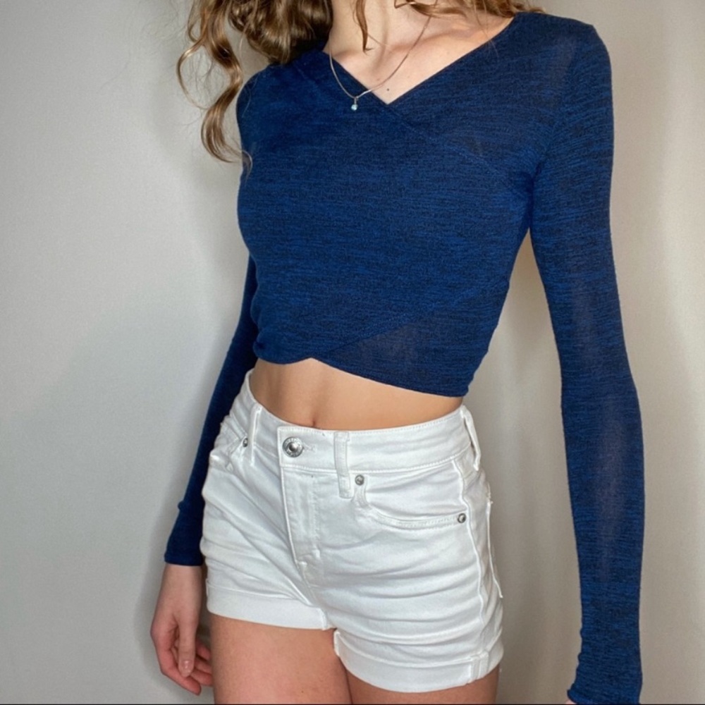 Wilfred Free Crossed Long Sleeve Crop Top